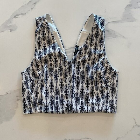 Dynamite - Sleeveless, Crop, Zip Back, Black & White, Top, Size S - Picture 8 of 8